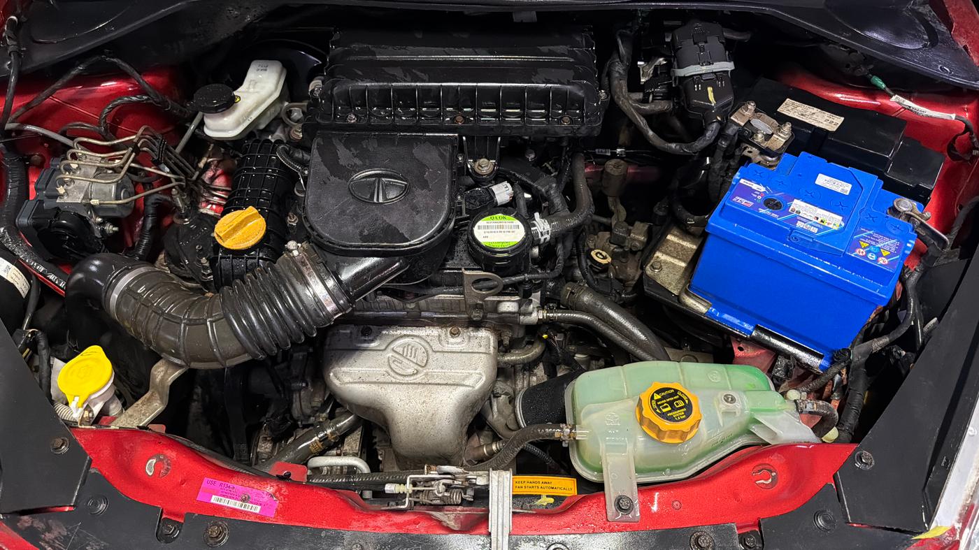 2018 Tata Tiago XZ PETROL, Petrol, Manual, 46,736 km, Engine View