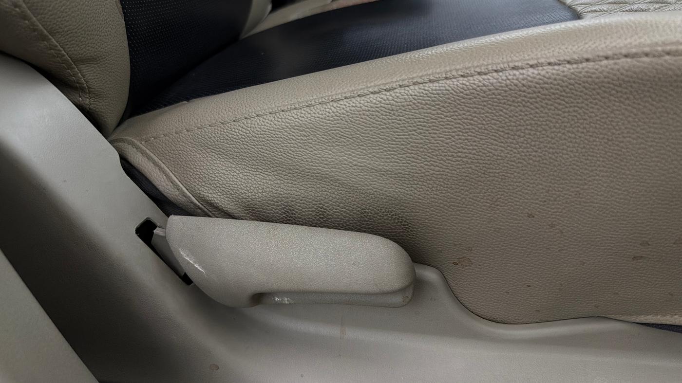 2017 Maruti Celerio ZXI AMT (O), CNG, Automatic, 39,094 km, Driver Side Adjustment Panel