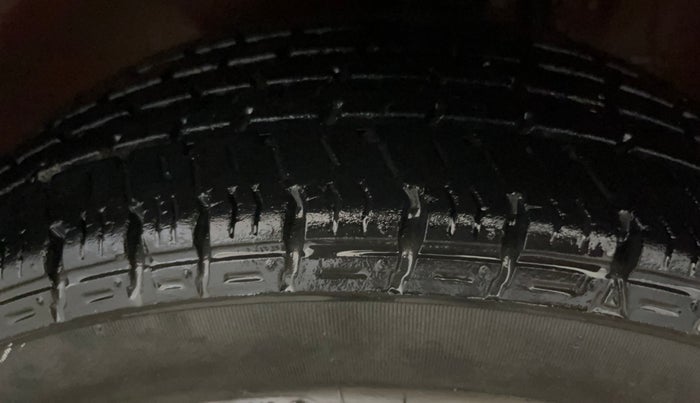 2017 Maruti Alto K10 VXI, Petrol, Manual, 27,693 km, Left Front Tyre Tread