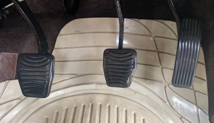 2012 Mahindra XUV500 W8, Diesel, Manual, 1,39,724 km, Pedals