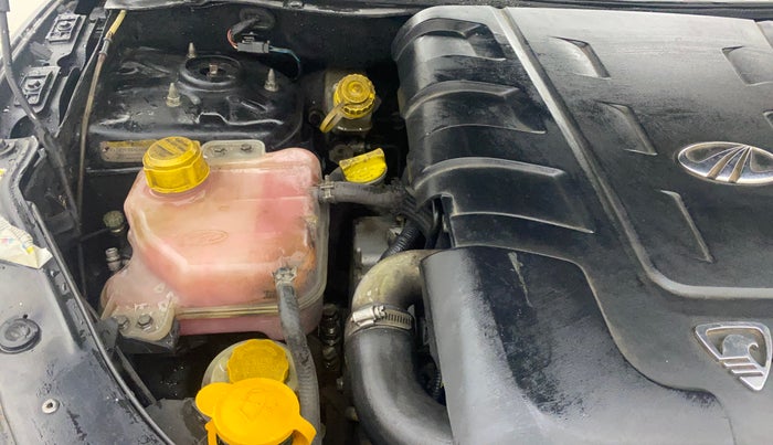 2012 Mahindra XUV500 W8, Diesel, Manual, 1,39,724 km, Engine View - Right