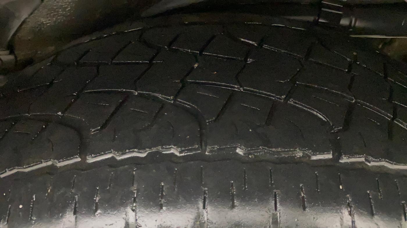 2012 Mahindra XUV500 W8, Diesel, Manual, 1,39,724 km, Left Rear Tyre Tread