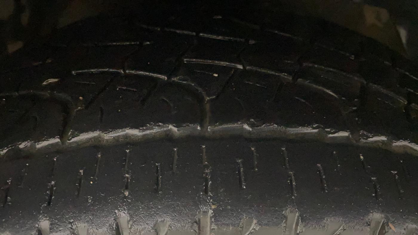 2012 Mahindra XUV500 W8, Diesel, Manual, 1,39,724 km, Right Front Tyre Tread