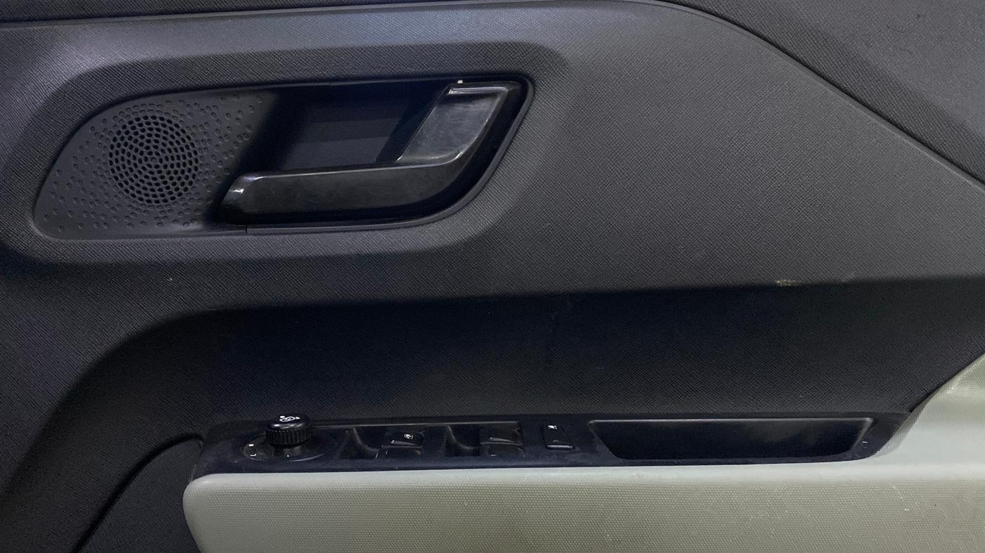 2023 Tata PUNCH ADVENTURE MT CNG , CNG, Manual, 1,09,036 km, Driver Side Door Panels Control