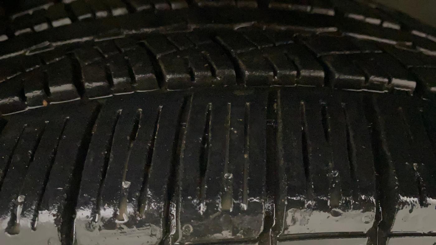 2017 Renault Duster RXS CVT, Petrol, Automatic, 89,851 km, Left Front Tyre Tread