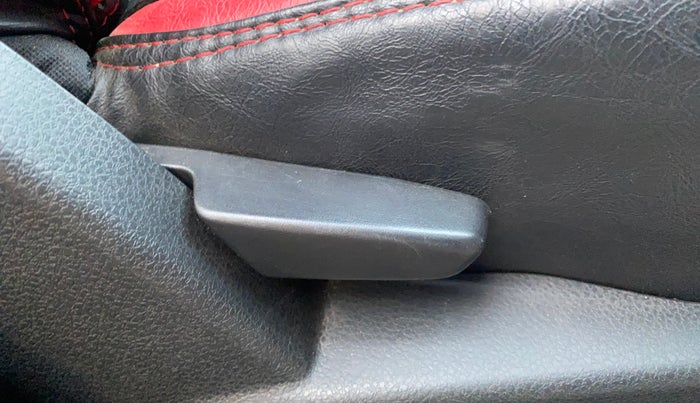 2017 Renault Duster RXS CVT, Petrol, Automatic, 89,423 km, Driver Side Adjustment Panel