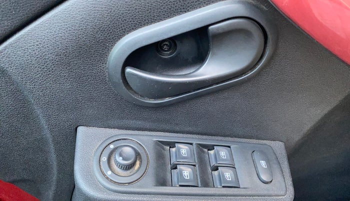 2017 Renault Duster RXS CVT, Petrol, Automatic, 89,423 km, Driver Side Door Panels Control