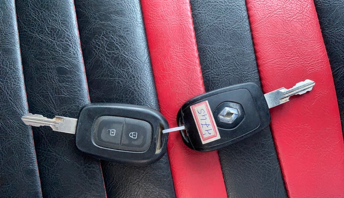 2017 Renault Duster RXS CVT, Petrol, Automatic, 89,423 km, Key Close Up