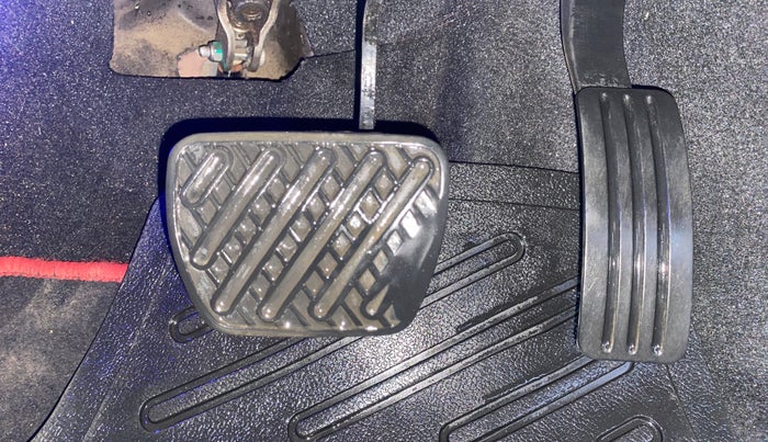 2017 Renault Duster RXS CVT, Petrol, Automatic, 89,423 km, Pedals