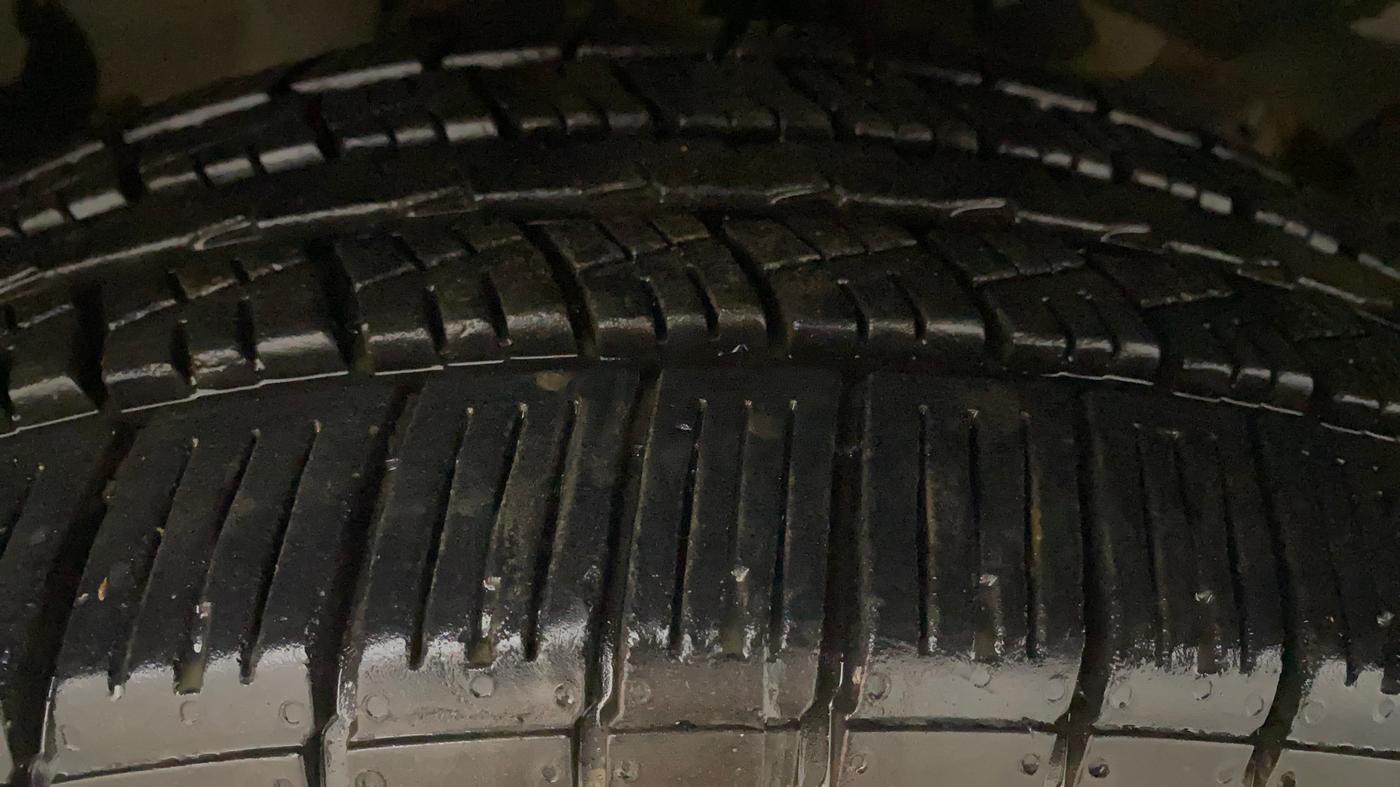 2017 Renault Duster RXS CVT, Petrol, Automatic, 89,851 km, Right Front Tyre Tread