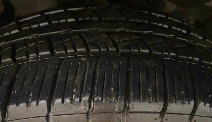 2017 Renault Duster RXS CVT, Petrol, Automatic, 89,423 km, Right Front Tyre Tread