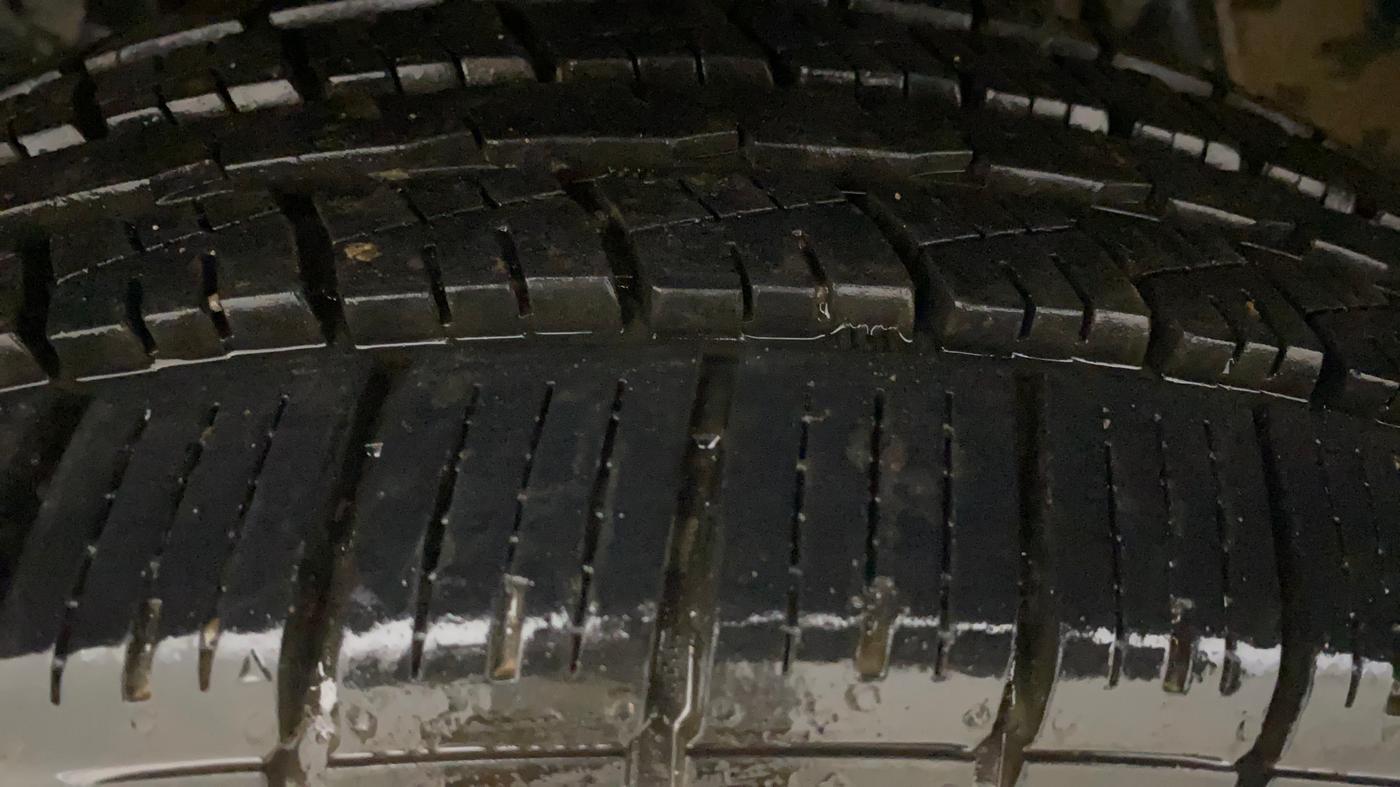 2017 Renault Duster RXS CVT, Petrol, Automatic, 89,851 km, Right Rear Tyre Tread