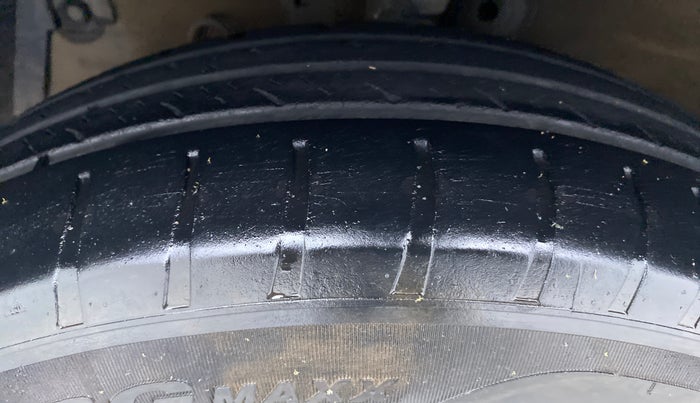 2014 Maruti Swift VDI, Diesel, Manual, 72,974 km, Left Front Tyre Tread