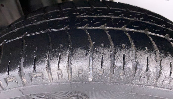 2009 Maruti Alto LXI, Petrol, Manual, 31,030 km, Left Rear Tyre Tread