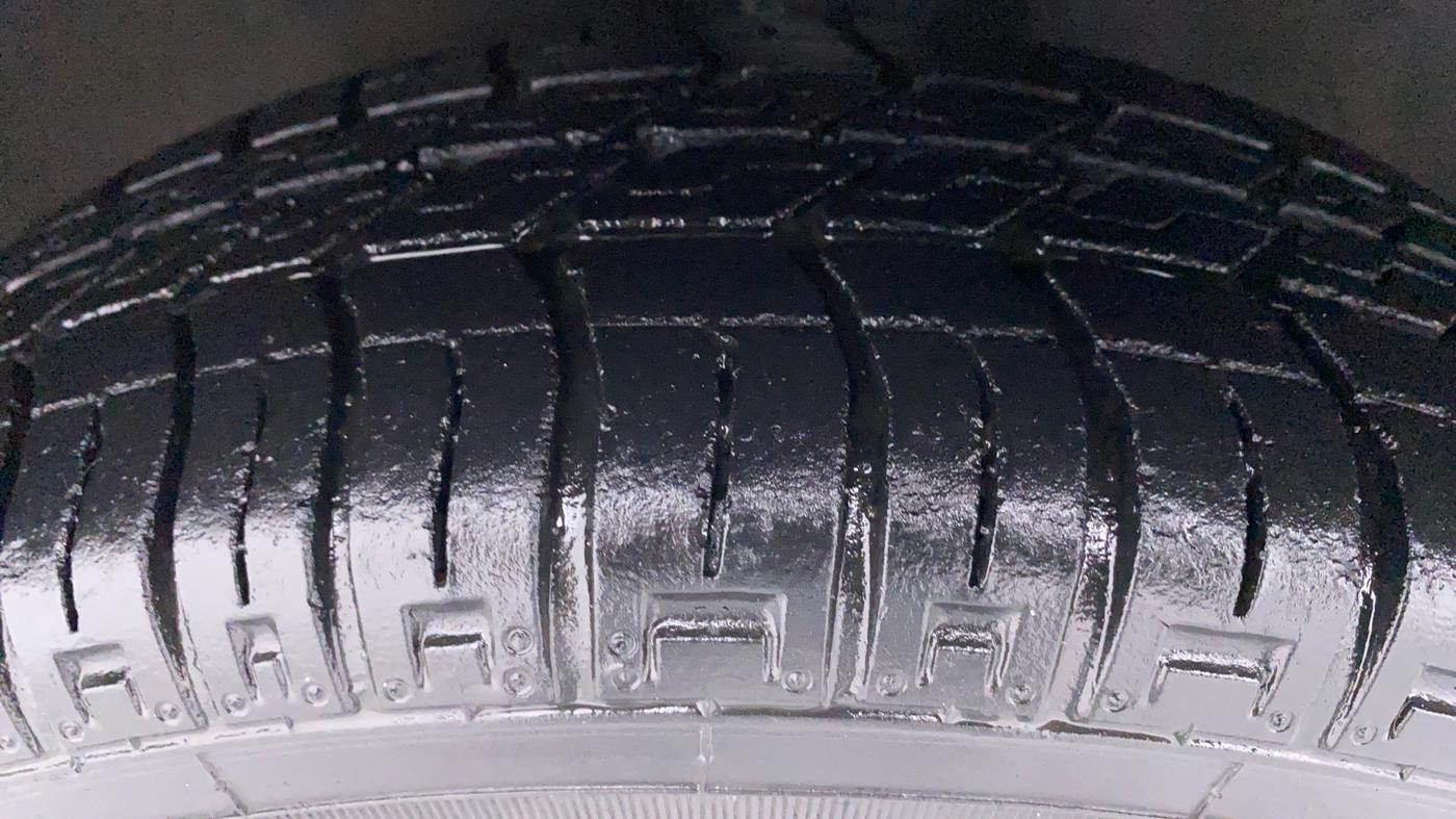 2009 Maruti Alto LXI, Petrol, Manual, 31,030 km, Left Front Tyre Tread