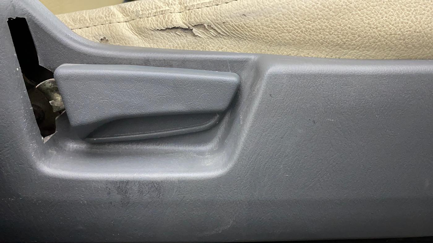2009 Maruti Alto LXI, Petrol, Manual, 31,030 km, Driver Side Adjustment Panel