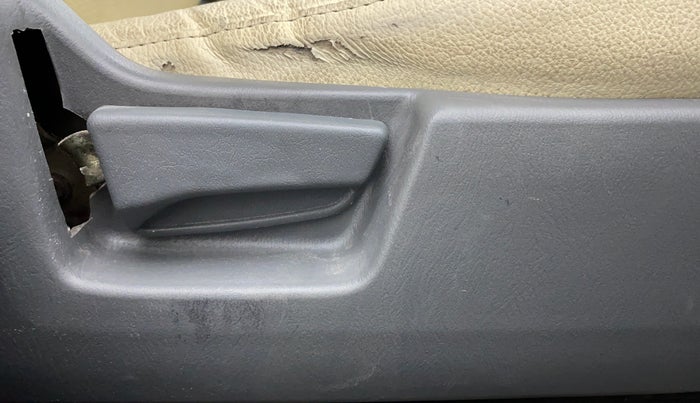 2009 Maruti Alto LXI, Petrol, Manual, 31,030 km, Driver Side Adjustment Panel