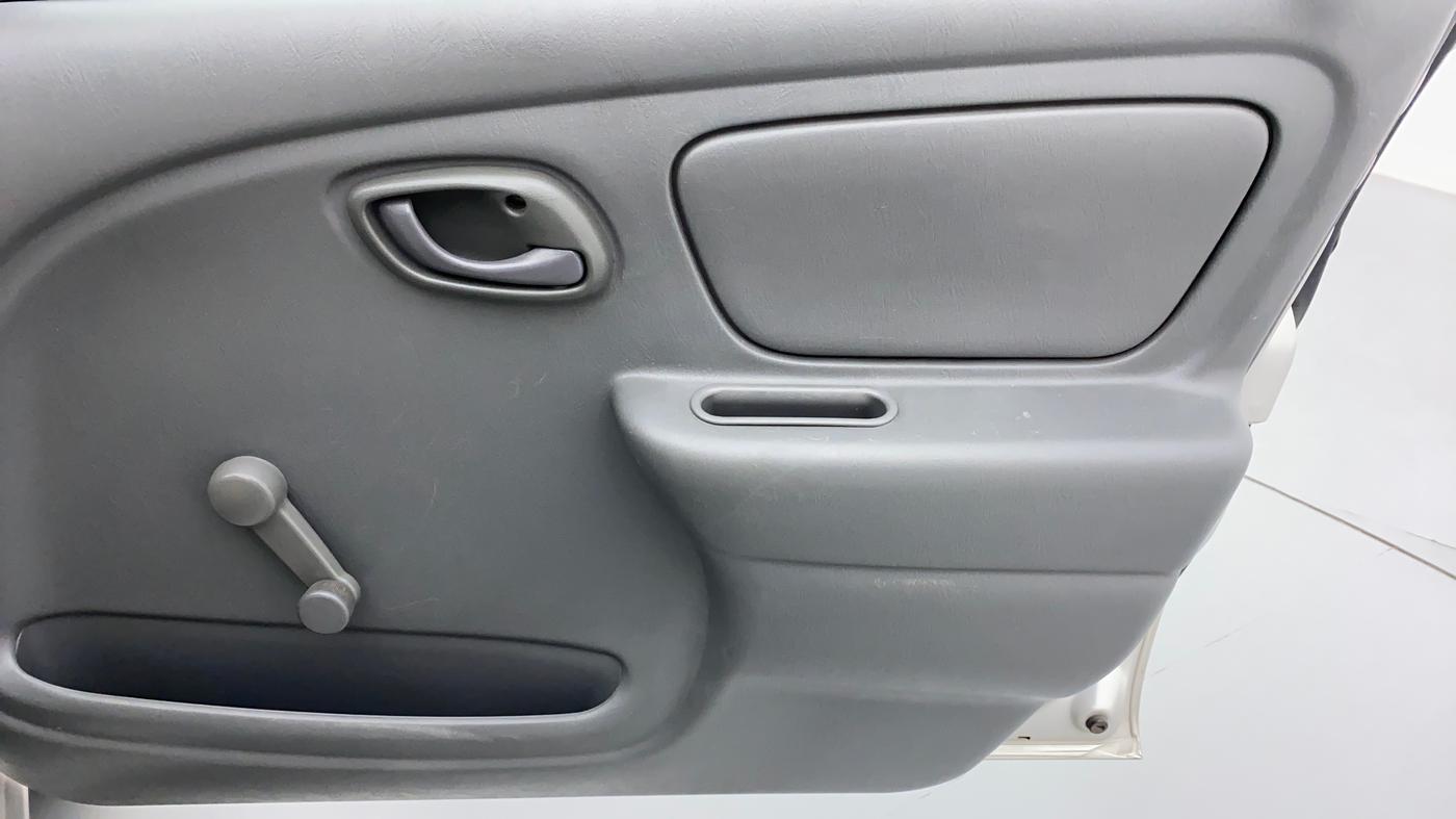 2009 Maruti Alto LXI, Petrol, Manual, 31,030 km, Driver Side Door Panels Control