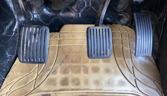 2014 Hyundai Xcent SX 1.2 (O), Petrol, Manual, 86,839 km, Pedals