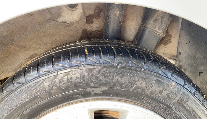 2014 Hyundai Xcent SX 1.2 (O), Petrol, Manual, 86,839 km, Left Rear Tyre Tread