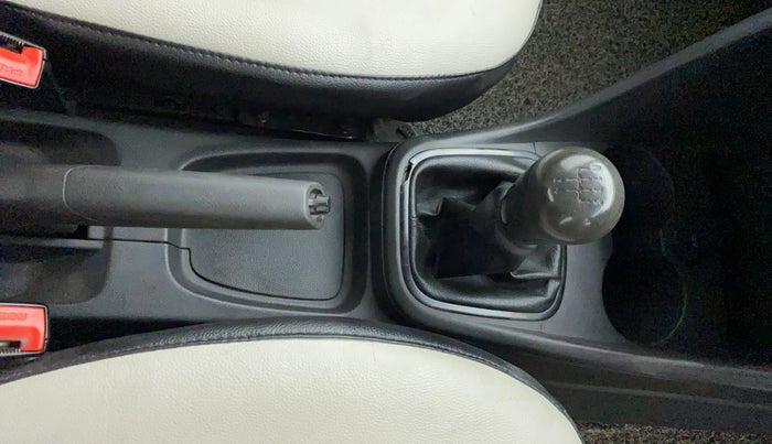 2017 Volkswagen Ameo TRENDLINE 1.5L, Diesel, Manual, 87,481 km, Gear Lever