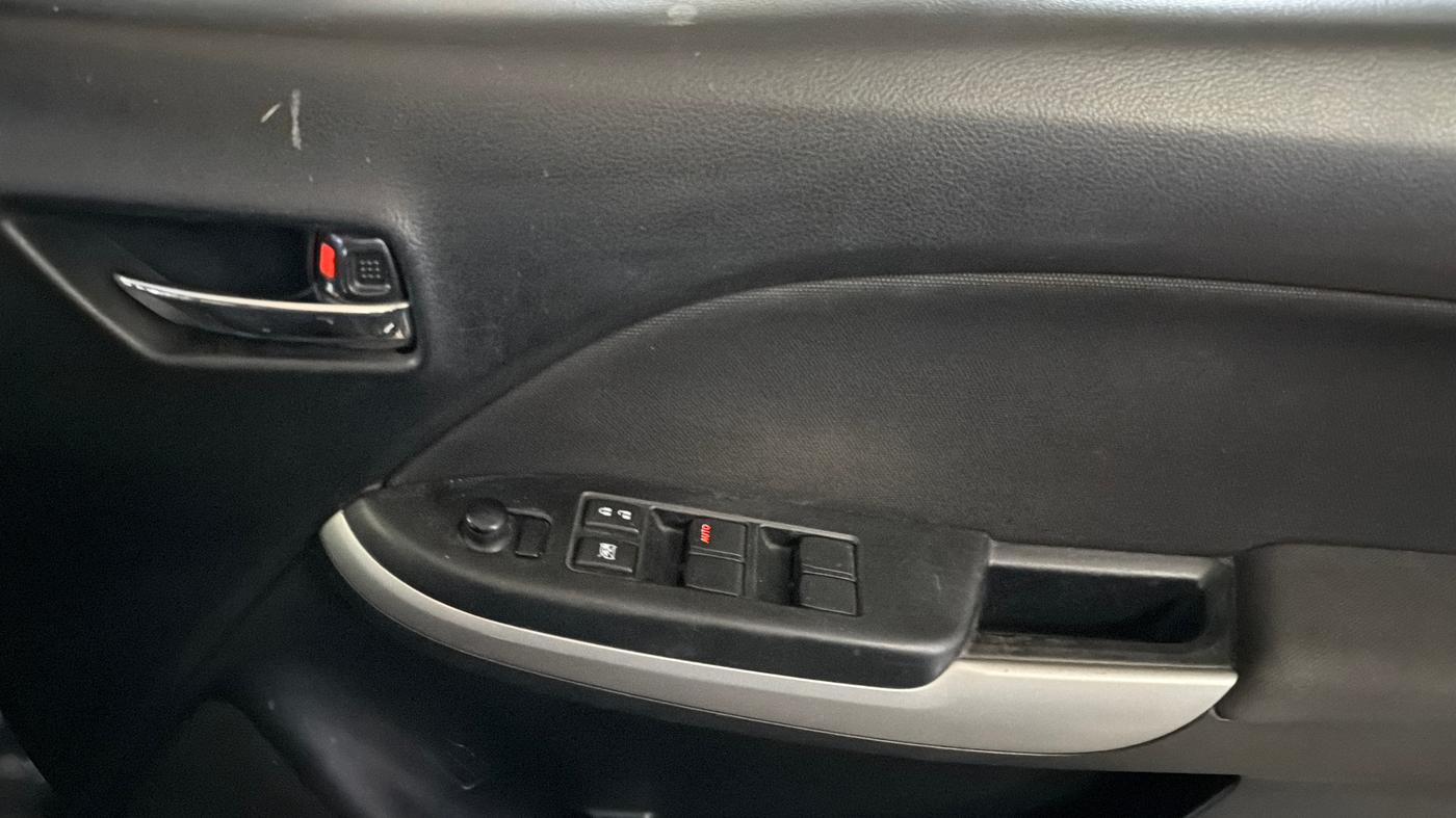 2017 Maruti Baleno DELTA PETROL 1.2, Petrol, Manual, 84,221 km, Driver Side Door Panels Control