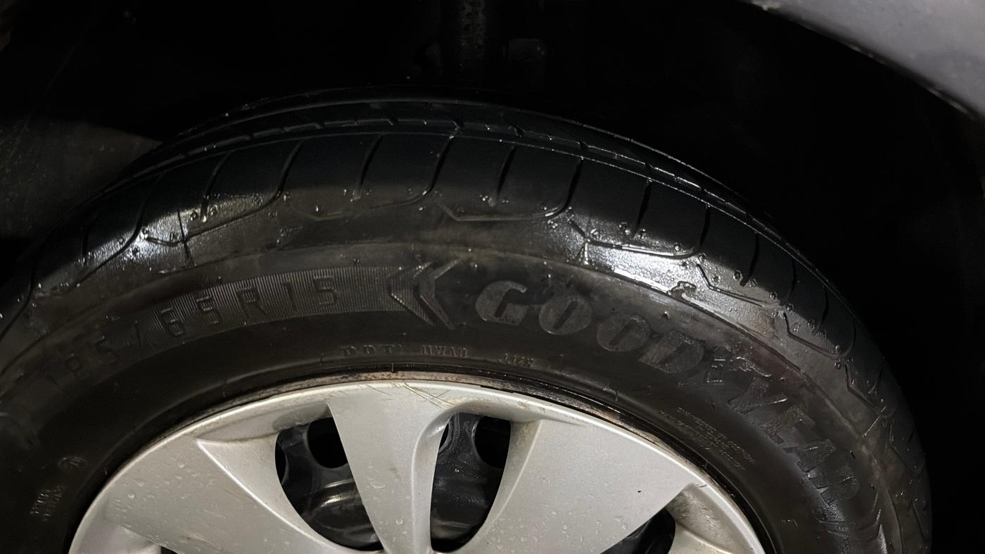 2017 Maruti Baleno DELTA PETROL 1.2, Petrol, Manual, 84,221 km, Right Front Tyre Tread
