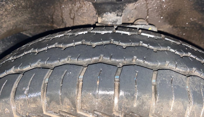 2023 Maruti Eeco 7 STR STD 1.2, Petrol, Manual, 1,621 km, Right Front Tyre Tread