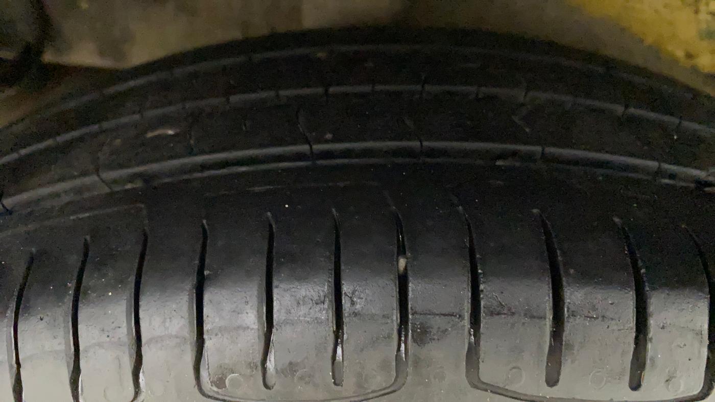 2014 Maruti Celerio VXI AMT, Petrol, Automatic, 68,590 km, Right Rear Tyre Tread