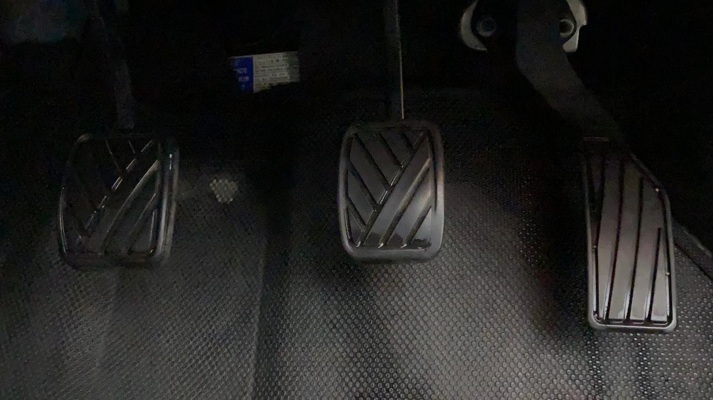 2016 Maruti Ciaz ZXI+ RS, Petrol, Manual, 41,186 km, Pedals