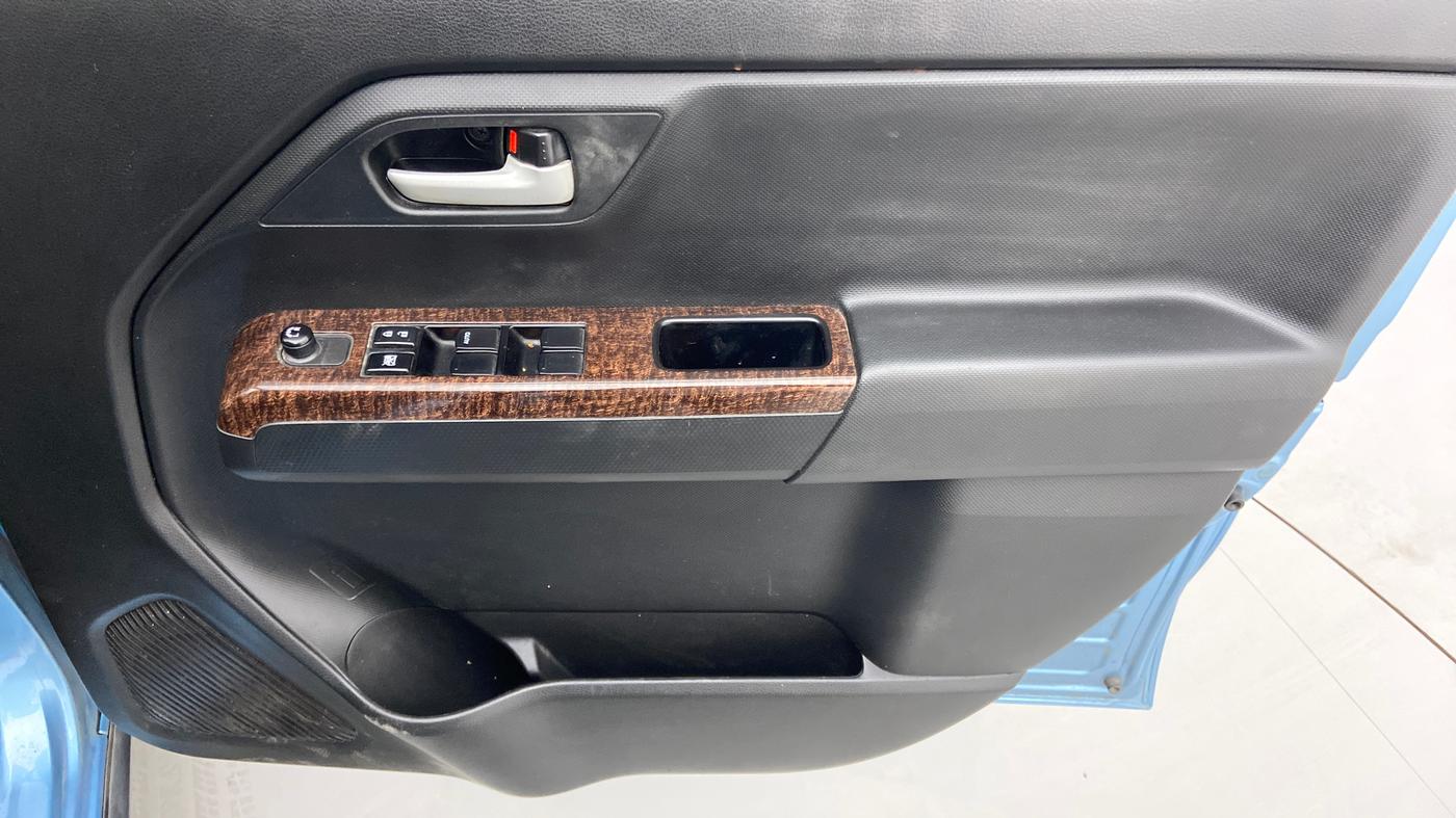 2021 Maruti New Wagon-R VXI 1.2 AMT, Petrol, Automatic, 22,191 km, Driver Side Door Panels Control