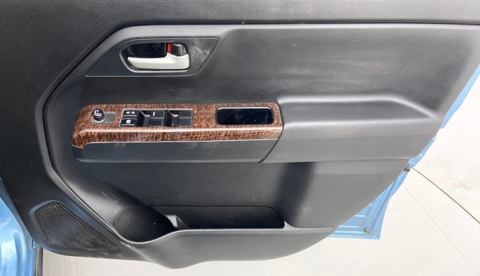 2021 Maruti New Wagon-R VXI 1.2 AMT, Petrol, Automatic, 22,191 km, Driver Side Door Panels Control