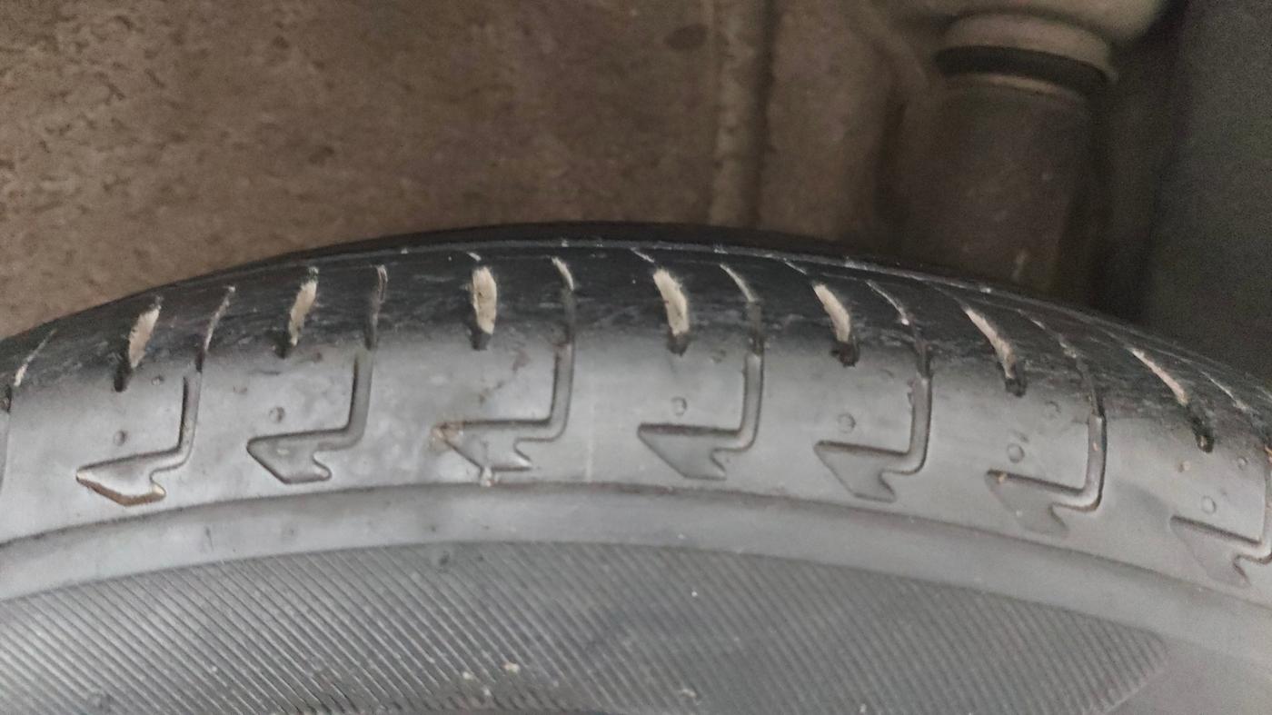 2019 Maruti IGNIS DELTA 1.2 AMT, Petrol, Automatic, 43,691 km, Left Rear Tyre Tread