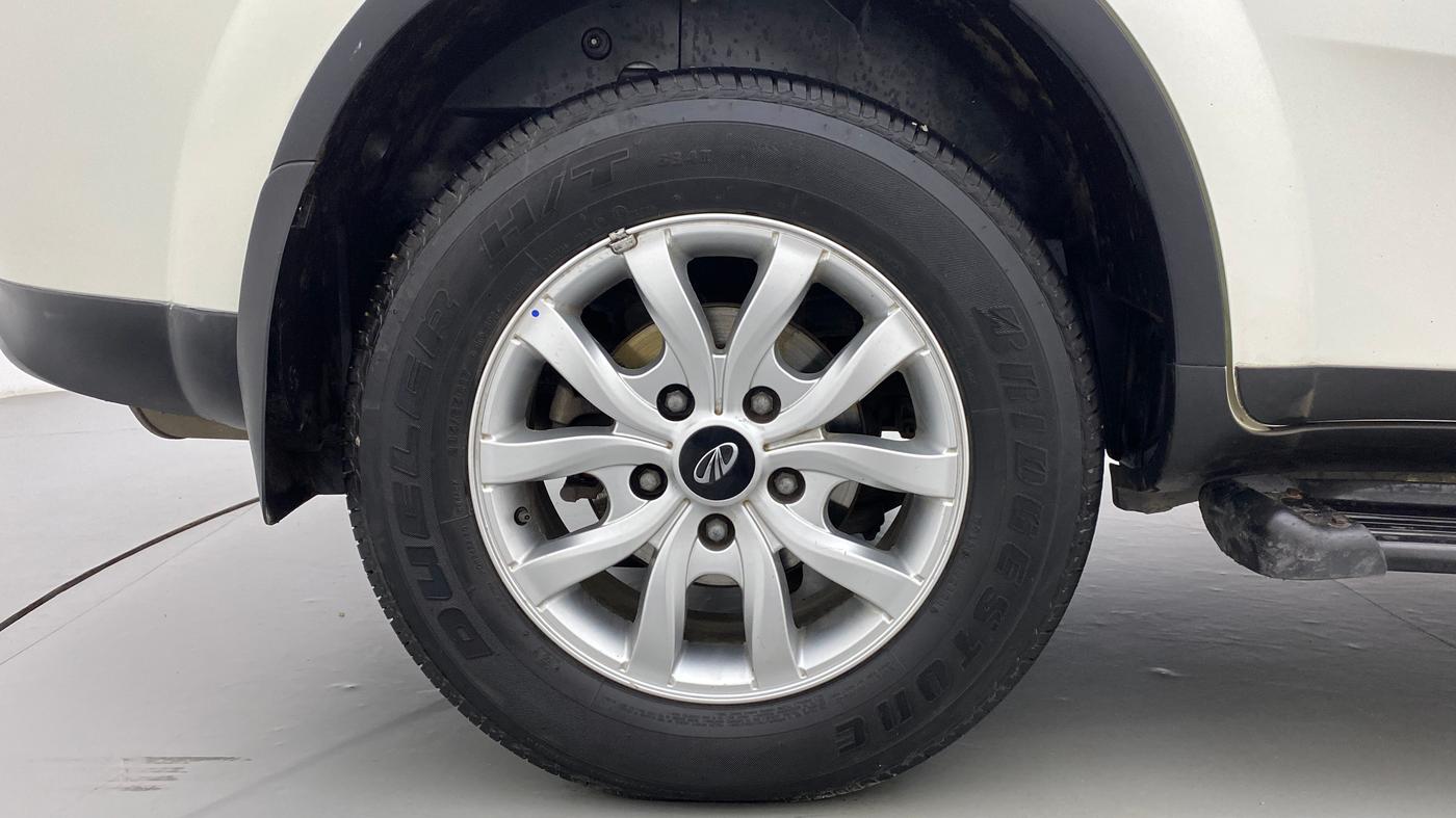 2018 Mahindra XUV500 W9 AT, Diesel, Automatic, 92,773 km, Right Rear Wheel