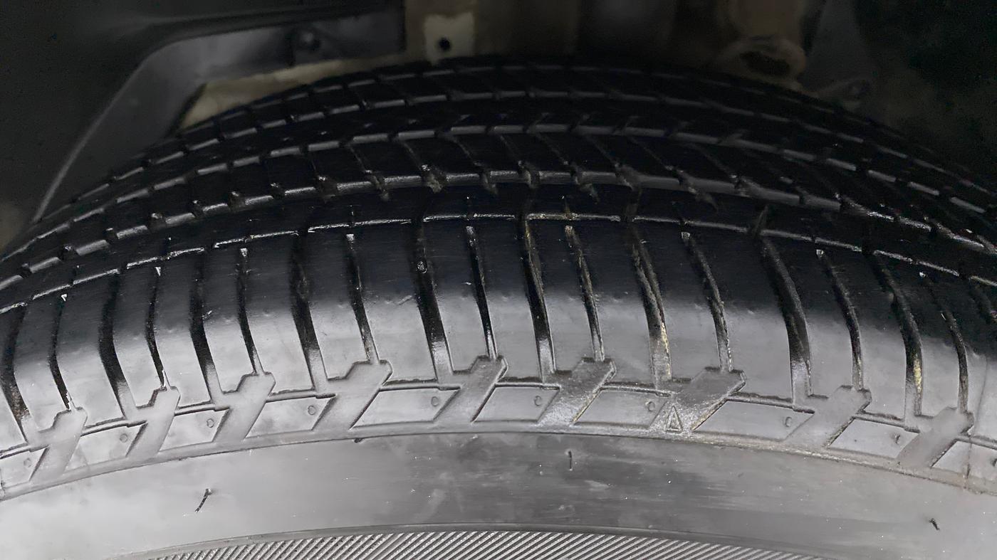 2018 Mahindra XUV500 W9 AT, Diesel, Automatic, 92,773 km, Left Front Tyre Tread