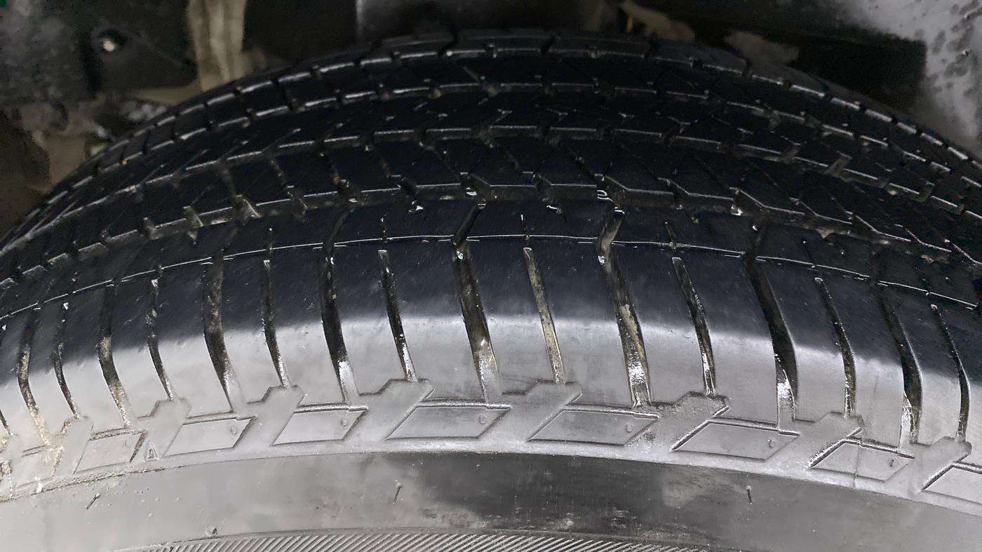2018 Mahindra XUV500 W9 AT, Diesel, Automatic, 92,773 km, Right Rear Tyre Tread