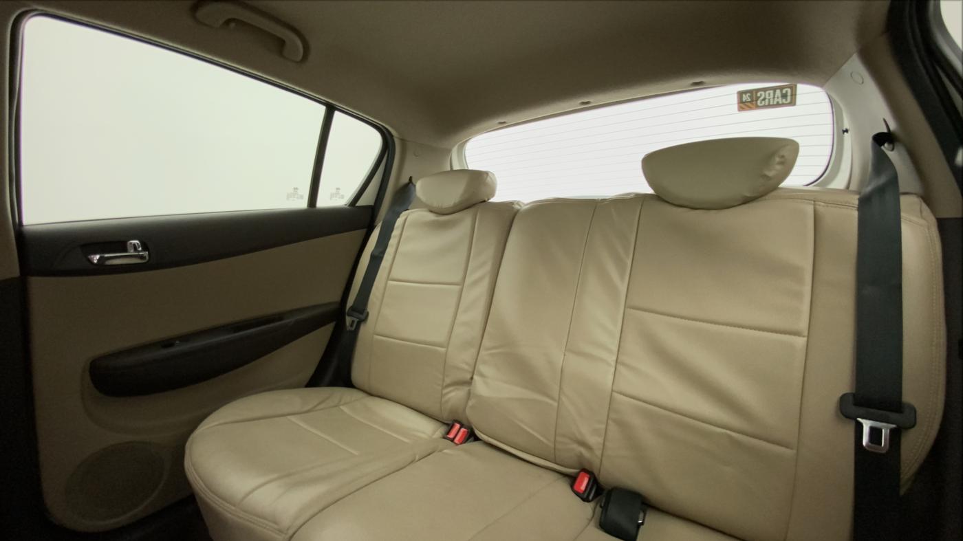 2011 Hyundai i20 ASTA 1.2, Petrol, Manual, 69,282 km, Right Side Rear Door Cabin