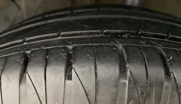 2011 Hyundai i20 ASTA 1.2, Petrol, Manual, 69,282 km, Left Front Tyre Tread