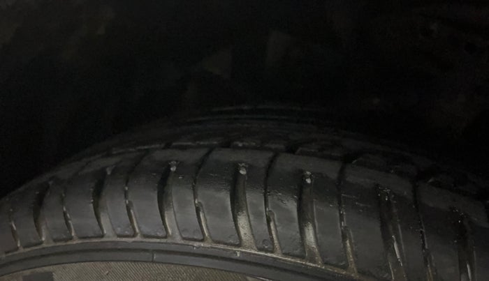 2015 Honda City 1.5L I-VTEC VX (O) MT, Petrol, Manual, 29,235 km, Left Front Tyre Tread