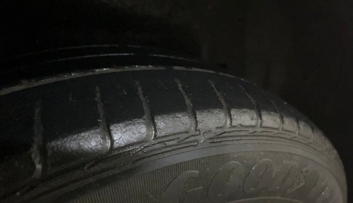 2015 Honda City 1.5L I-VTEC VX (O) MT, Petrol, Manual, 29,235 km, Right Rear Tyre Tread