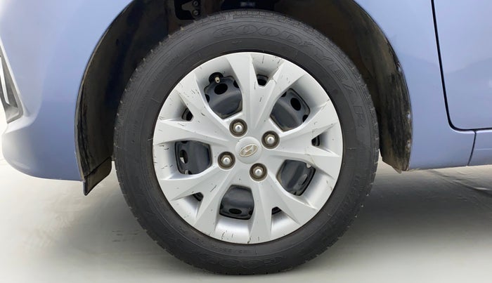 2014 Hyundai Grand i10 MAGNA 1.2 KAPPA VTVT, Petrol, Manual, 1,01,961 km, Left Front Wheel