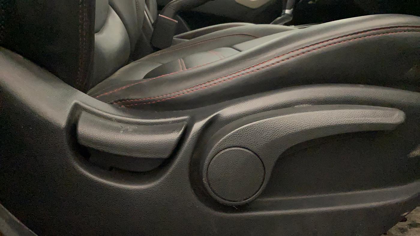 2017 Hyundai Creta SX PLUS AT 1.6 PETROL, Petrol, Automatic, 36,634 km, Driver Side Adjustment Panel