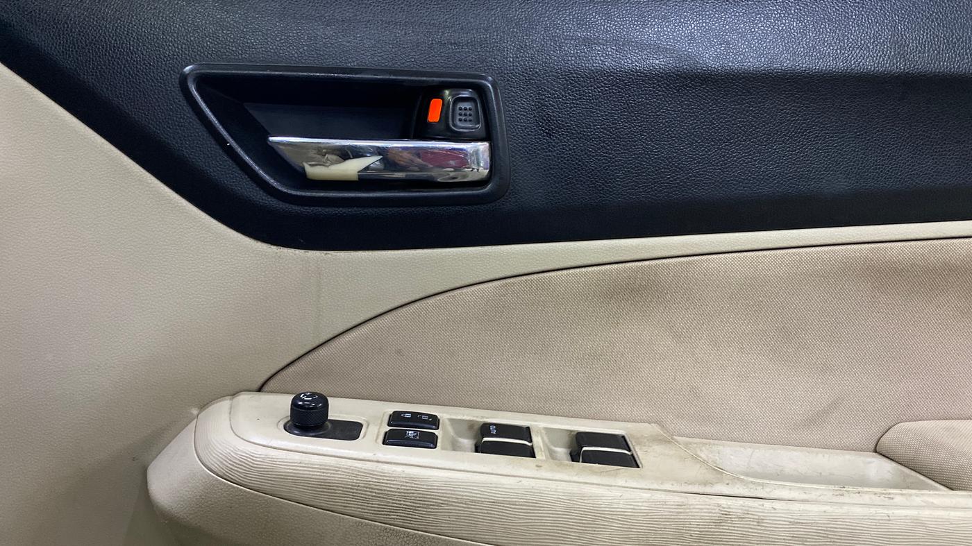 2018 Maruti Dzire VXI, Petrol, Manual, 61,334 km, Driver Side Door Panels Control