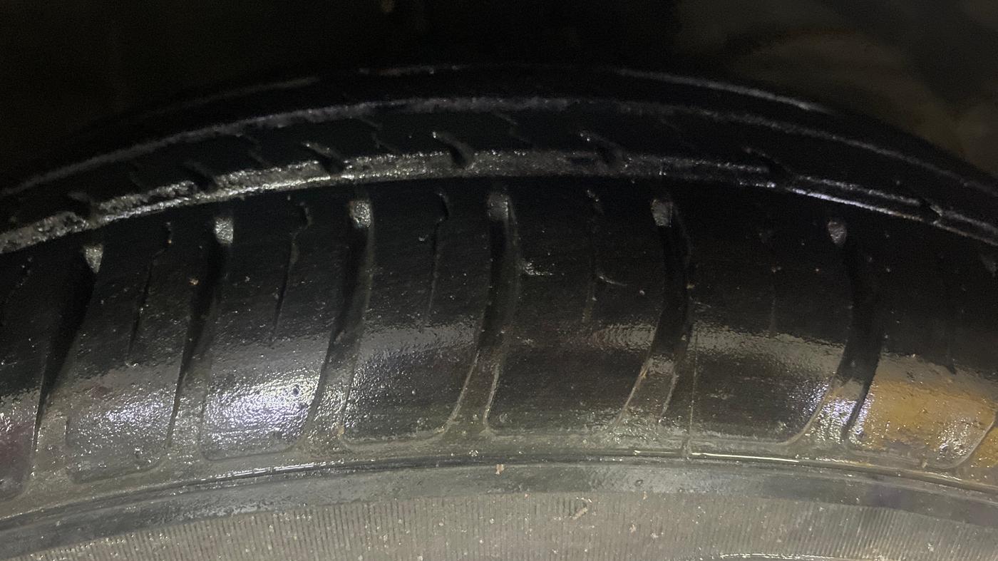 2018 Maruti Dzire VXI, Petrol, Manual, 61,334 km, Right Front Tyre Tread