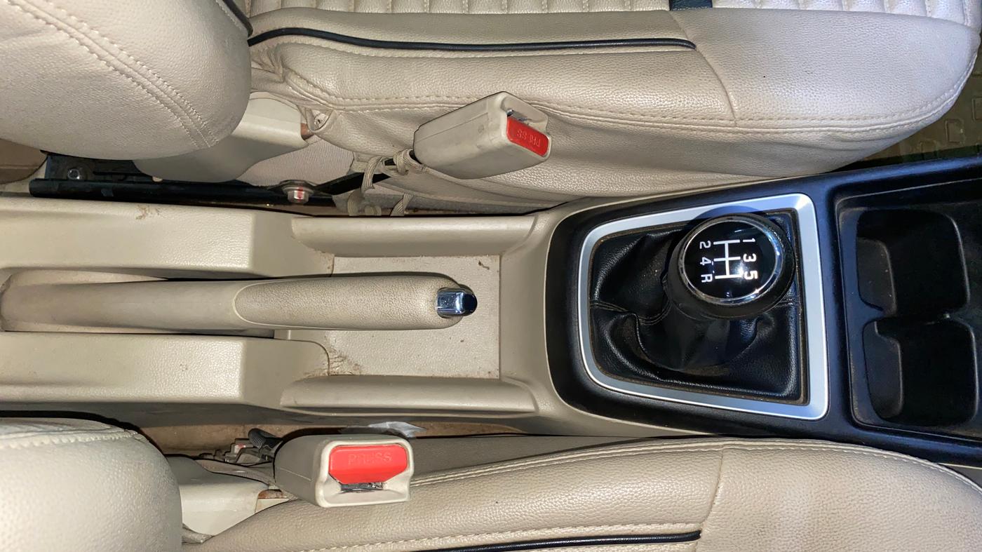 2018 Maruti Dzire VXI, Petrol, Manual, 61,334 km, Gear Lever
