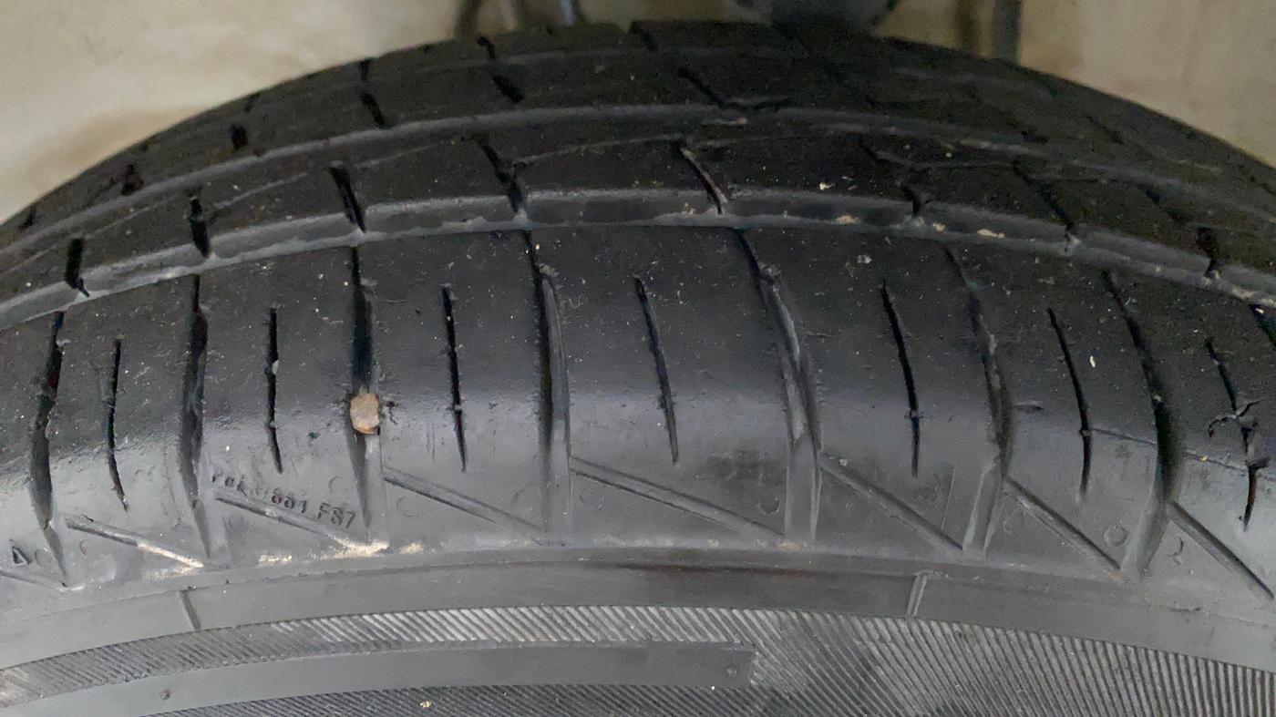 2020 Maruti Alto LXI, Petrol, Manual, 10,812 km, Left Front Tyre Tread