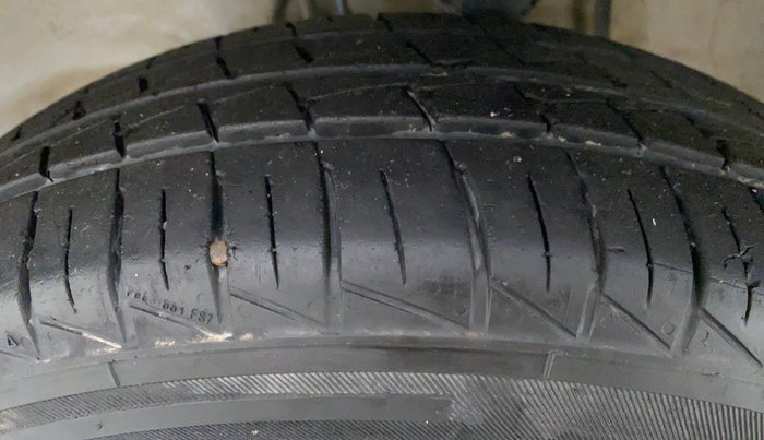 2020 Maruti Alto LXI, Petrol, Manual, 10,812 km, Left Front Tyre Tread