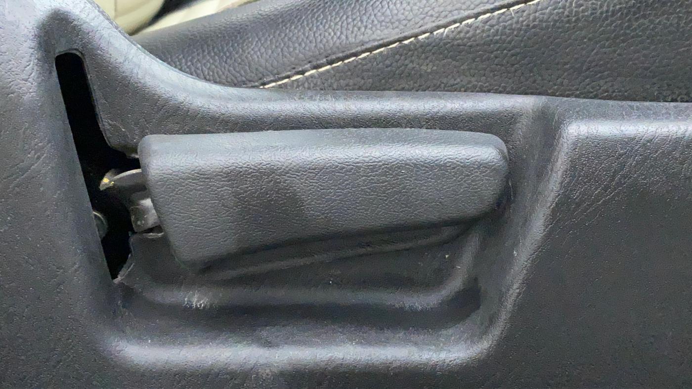 2020 Maruti Alto LXI, Petrol, Manual, 10,812 km, Driver Side Adjustment Panel