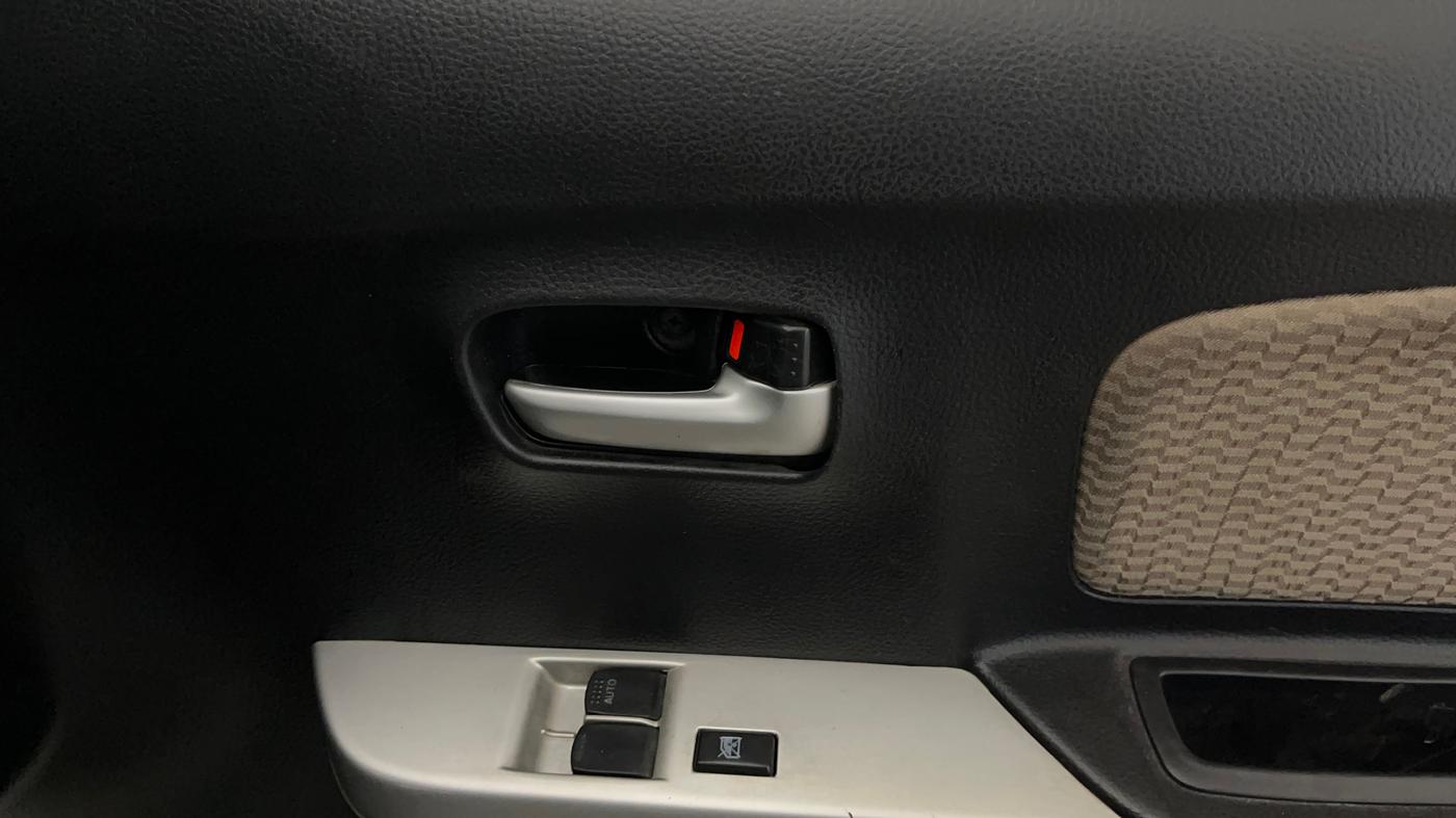 2018 Maruti Wagon R 1.0 LXI, Petrol, Manual, 56,700 km, Driver Side Door Panels Control