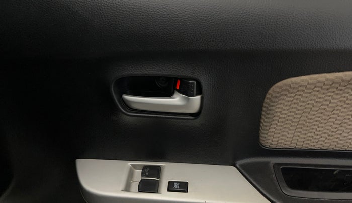 2018 Maruti Wagon R 1.0 LXI, Petrol, Manual, 56,700 km, Driver Side Door Panels Control